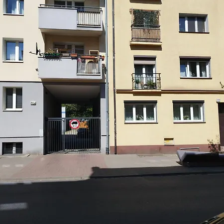 Apartment 24h Self Check-in Lotnisko Blisko Stadion Targi Szpitale I Uczelnie *