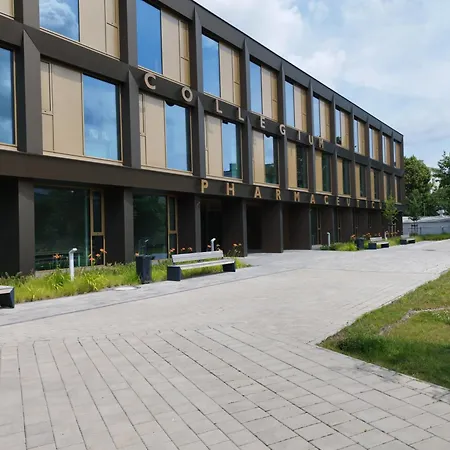 24h Self Check-in Lotnisko Samodzielne Zameldowanie Blisko Stadion Targi Szpitale I Uczelnie * Poznan