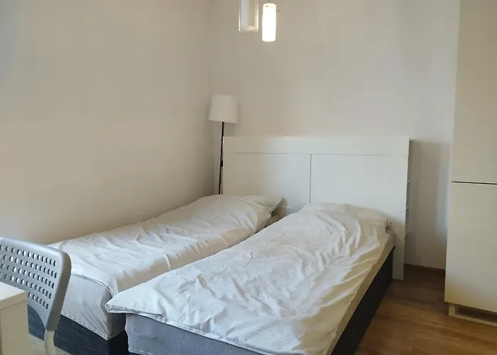 24h Self Check-in Lotnisko Blisko Stadion Targi Szpitale I Uczelnie Apartamento