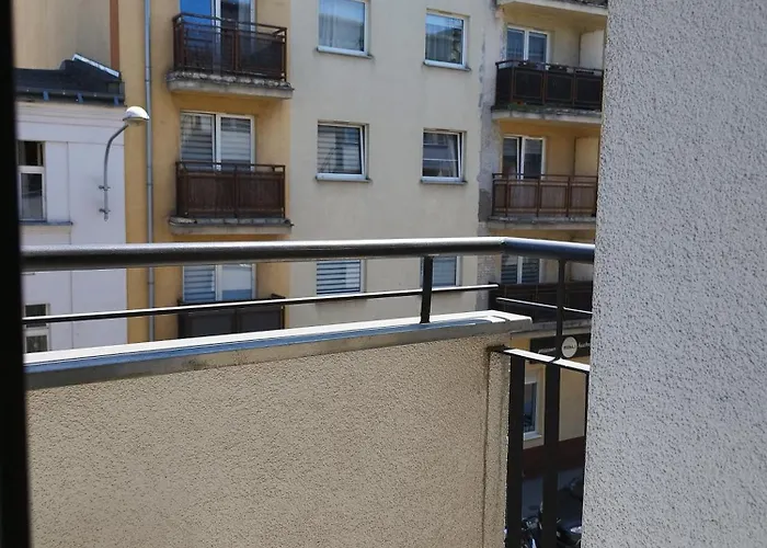 Apartamento 24h Self Check-in Lotnisko Blisko Stadion Targi Szpitale I Uczelnie